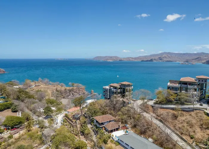 Сasa de vacaciones Stunning With Oceanview, Private Pool, Soaking Tub & Picturesque Balcony *