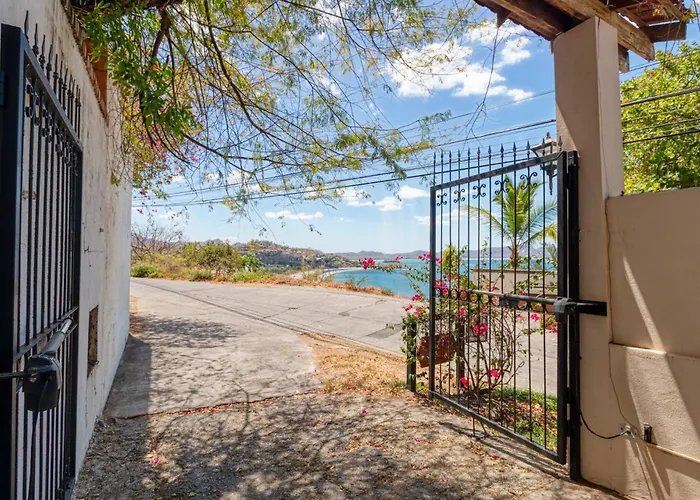 Сasa de vacaciones Stunning With Oceanview, Private Pool, Soaking Tub & Picturesque Balcony *