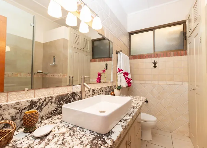 Сasa de vacaciones Stunning With Oceanview, Private Pool, Soaking Tub & Picturesque Balcony *