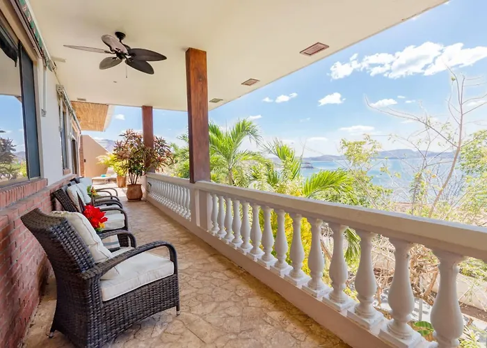 Сasa de vacaciones Stunning With Oceanview, Private Pool, Soaking Tub & Picturesque Balcony *