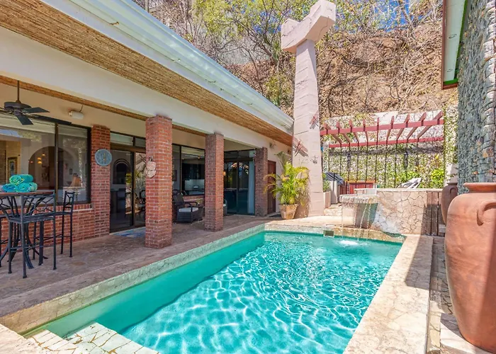 Сasa de vacaciones Stunning With Oceanview, Private Pool, Soaking Tub & Picturesque Balcony *