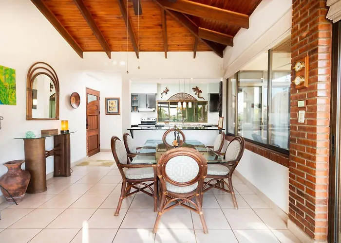 Сasa de vacaciones Stunning With Oceanview, Private Pool, Soaking Tub & Picturesque Balcony Playa Flamingo