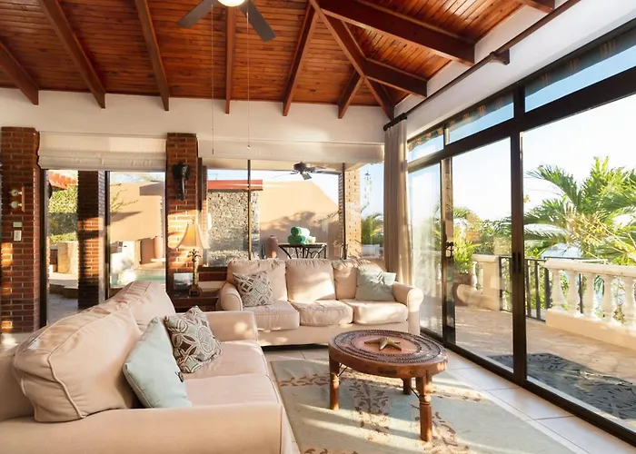 Сasa de vacaciones Stunning With Oceanview, Private Pool, Soaking Tub & Picturesque Balcony *